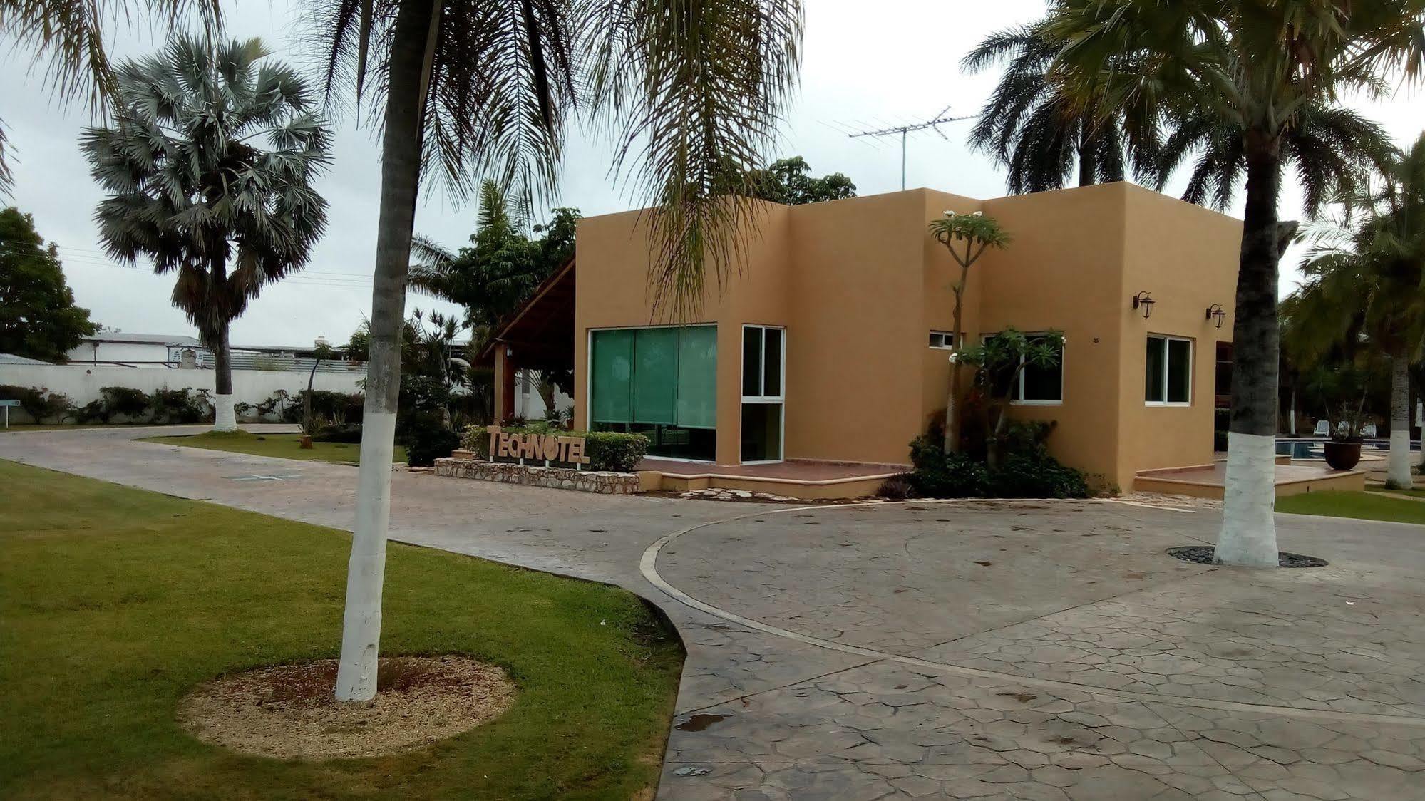 Tecnohotel Merida Norte Exterior photo